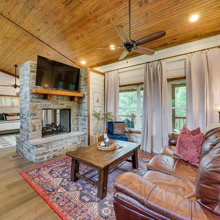 Tree-Lined Broken Bow Studio With Private Hot Tub! エクステリア 写真