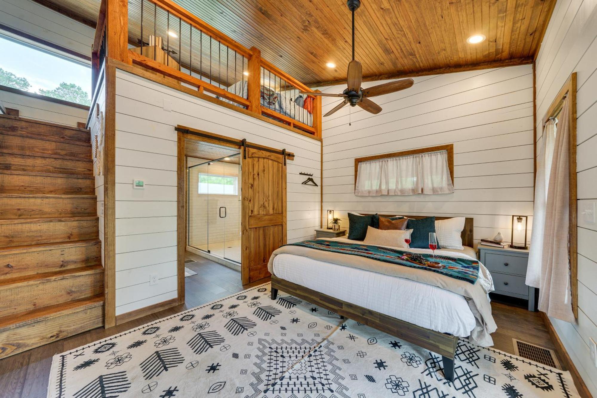 Tree-Lined Broken Bow Studio With Private Hot Tub! エクステリア 写真